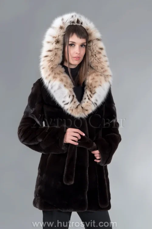 продукція виробника ХутроСвіт Тисмениця 2026 Півшубок із норки коричневого кольору, капюшон із рисі, фото 1