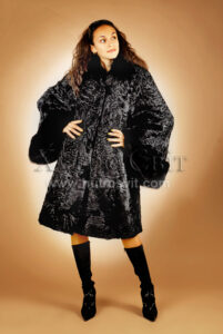 Шуба, модель манто: хутро каракуль, комір та манжети песець|Шубы каракулевые. Манто: мех - каракуль, песцовый вортник