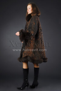 Шуба каракулева з песцем, коричнева|Меховое манто с песцом из коричневого каракуля