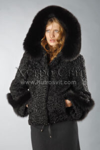 Шуби каракуль - модель курточка з капюшоном і песцевою опушкою|Шубы из каракуля.Модель каракулевая курточка с капюшоном и песцом