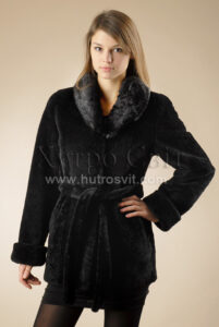 Мутонові півшубки, шалевий комір із норки. |Шубы мутон. Мутоновая курточка-полушубок, шалевый норковый воротник и пояс.