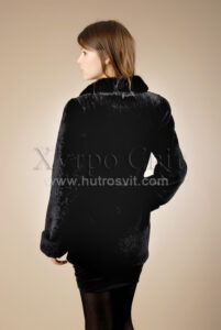 Мутонові півшубки, шалевий комір із норки. |Шубы мутон. Мутоновая курточка-полушубок, шалевый норковый воротник и пояс.