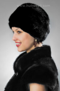 Мяка жіноча шапка із хутра чорного кольору, скандинавська норка|Мягкий женский головной убор - мех норка скандинавская. купить меховой берет по цене 1800 грн. киев - украина