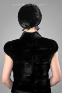 Жіночі хутряні шапки з натурального хутра - берет норка скандинавська, колір чорний|Модные головные уборы : Шубы и шапки - Берет - мех норка скандинавская. На фото - цена 1800 грн.