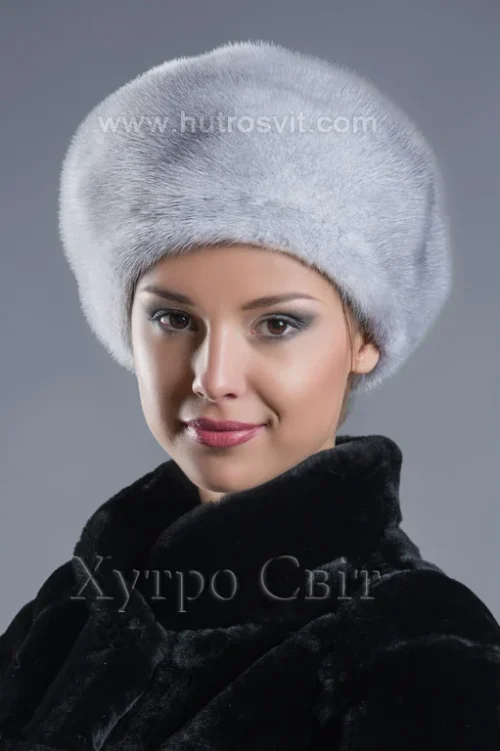 вид спереду - берет із голубої норки, фото 2