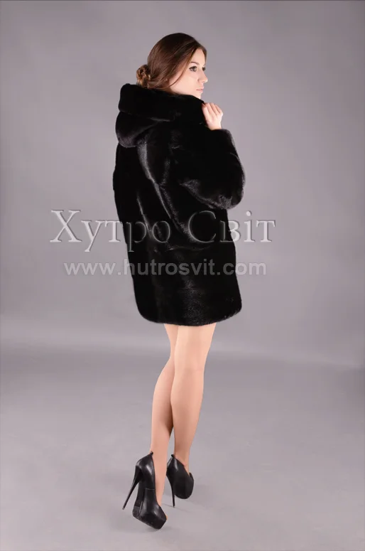 Укорочена норкова шуба, ХутроСвіт
