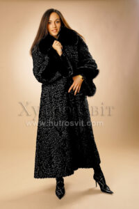 Длинная шуба каракуль + песець  чорний. Фото 1|Шуба каракулевая длинная, воротник и рукава - черный песец.