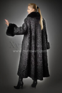 Довга шуба каракуль, модель трапеція, комір із песця, |Длинная шуба каракуль. Фото №2Модель трапеция, воротник и манжеты - песец.