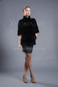 Півшубок із мутону, поперечне пошиття, короткий рукав.|Мутоновый полушубок поперечный пошив, укороченный рукав.