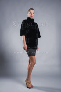 Півшубок із мутону, поперечне пошиття, короткий рукав.|Мутоновый полушубок поперечный пошив, укороченный рукав.