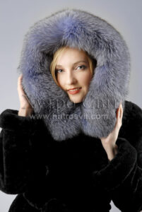 Практичний півшубок із мутону від ХутроСвіт + Blue Frost на капюшон, |Теплый и красивый полушубок от ХутроСвит, мех - мутон + капюшон Blue Frost,