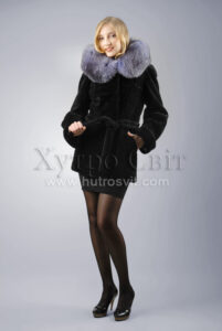 Практичний півшубок із мутону від ХутроСвіт + Blue Frost на капюшон, |Теплый и красивый полушубок от ХутроСвит, мех - мутон + капюшон Blue Frost,