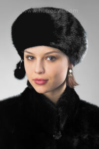 Головний убір жіночий - берет, хутро норка скандинавська чорного кольору|Модные головные уборы из меха: женский берет, цвет черный - мех скандинавской норки. Размер регулируется резинкой