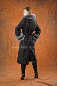 каракулеві шуби: чорне пальто каракуль, комір та манжети - Blue Frost, |Шуба каракуль от ХутроСвит Тисменица, теплый английский воротник blue frost,
