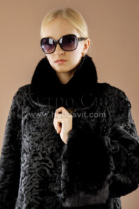 Шуба-манто : хутро каракуль, комір, манжети - норка|Шубы из каракуля от ХутроСвит Тисменица. Модель шуба-манто : мех каракуль, воротник, манжеты - норка